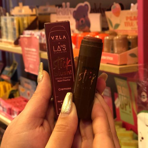 BLUSH STICK – VIZLA + LA’S