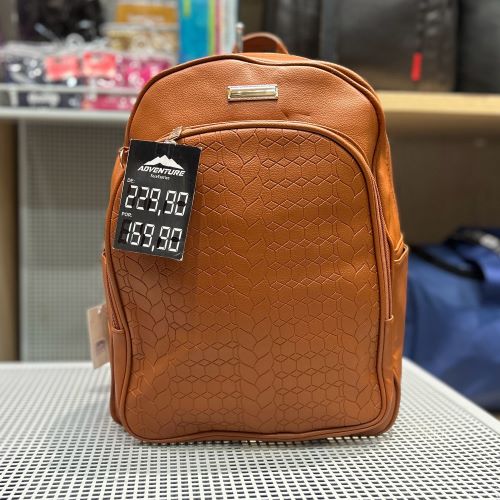MOCHILA COM NECESSAIRE